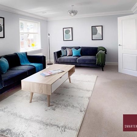 Maidenhead, Leander - 3 Bedroom - Parking & Garden Exterior foto